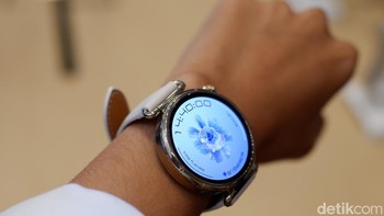 Baterai high-silicon GT 6 Series mendukung daya tahan hingga 21 hari untuk GT 6 Pro dan GT 6 46 mm, serta 14 hari untuk GT 6 41 mm. Ini menjadikan smartwatch ini salah satu yang terlama di kelasnya. Foto: Adi Fida Rahman/detikINET
