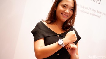 Huawei resmi meluncurkan Huawei Watch GT 6 Series di Indonesia pada 9 Oktober 2025, menyusul peluncuran global di Paris. Smartwatch ini menghadirkan teknologi Cycling Virtual Power, run tracking canggih, desain premium, dan baterai tahan hingga 21 hari. Produk tersedia di kanal penjualan resmi Huawei, dengan promo bundling eksklusif dari 9 Oktober hingga 11 November 2025. Foto: Adi Fida Rahman/detikINET