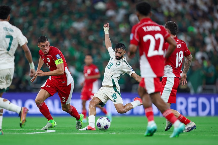 JEDDAH, SAUDI ARABIA - OCTOBER 8: Saleh Aboulshamat of Saudi Arabia scores 1st goal during the AFC Asian qualifiers 4th Round Group B match between Saudi Arabia and Indonesia at King Abdullah Sports City on October 8, 2025 in Jeddah, Saudi Arabia. (Photo by Yasser Bakhsh/Getty Images)