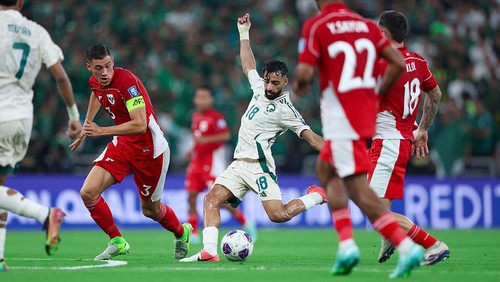 JEDDAH, SAUDI ARABIA - OCTOBER 8: Saleh Aboulshamat of Saudi Arabia scores 1st goal during the AFC Asian qualifiers 4th Round Group B match between Saudi Arabia and Indonesia at King Abdullah Sports City on October 8, 2025 in Jeddah, Saudi Arabia. (Photo by Yasser Bakhsh/Getty Images)