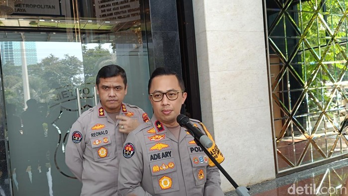 Kabid Humas Polda Metro Jaya, Brigjen Ade Ary Syam Indradi. (Rizky Adha/detikcom)