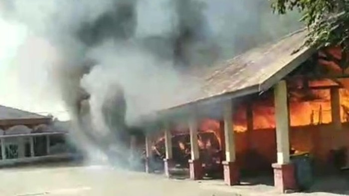 Kebakaran di kompleks kantor Bupati Bulukumba.