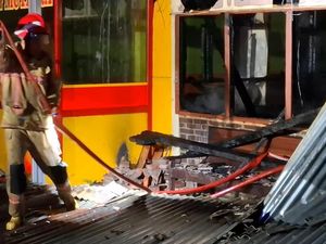 Warung Sate Pak Ipin Temanggung Terbakar, Diduga gegara Kulkas Meledak