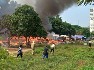 Video: Sejumlah Rumah Bedeng di Kelapa Gading Jakut Terbakar