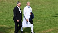 Kunjungan Starmer ke India menandai komitmen pemerintah Inggris untuk memperkuat hubungan dengan mitra utama di kawasan Asia Selatan. India merupakan salah satu mitra dagang terbesar Inggris, dan kedua negara tengah menjajaki kesepakatan perdagangan bebas (Free Trade Agreement / FTA) yang diharapkan bisa segera disepakati. REUTERS/Leon Neal