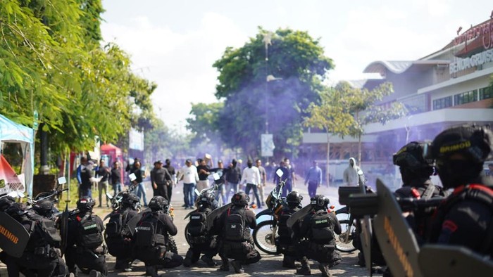 Latihan Sispamkota di area Dermaga Timur Gedung BCT, Pelabuhan Benoa, Denpasar, Kamis (9/10/2025). (Dok. Polda Bali)