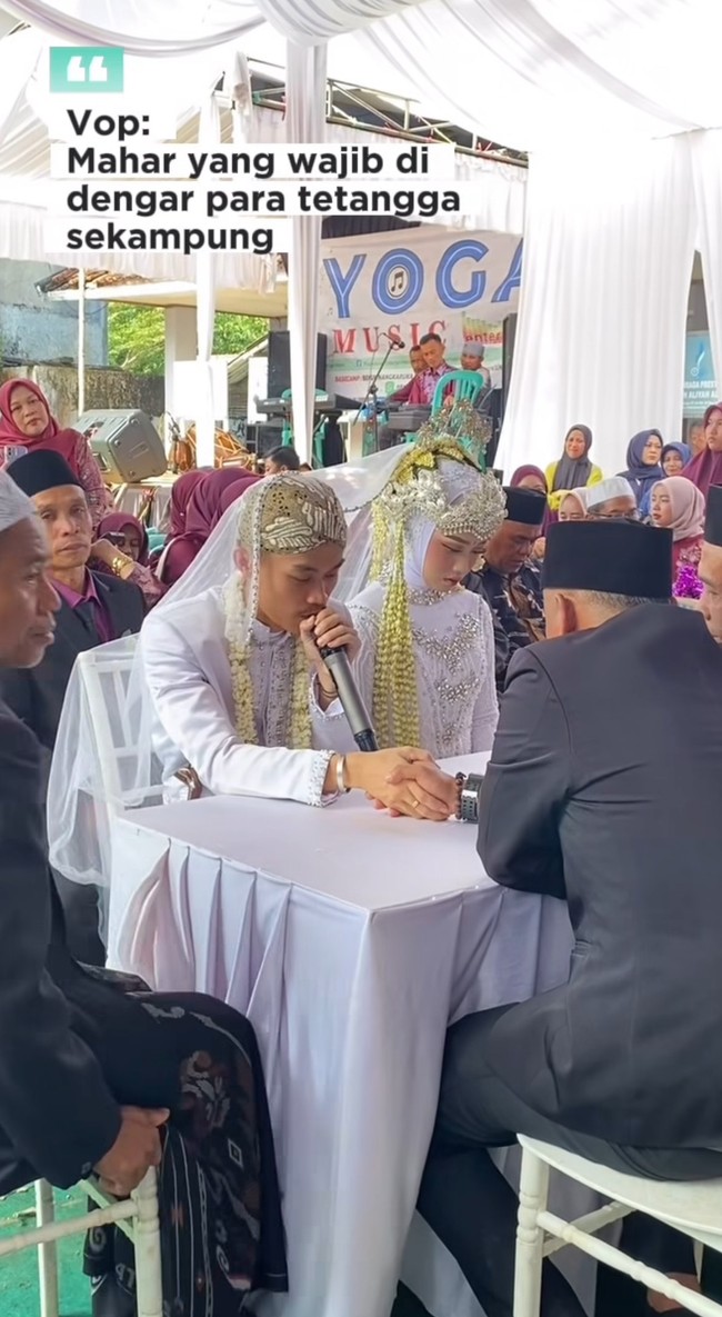Mahar pernikahhan viral di media sosial, pengantin pria emas 500grm, rumah 3 tingkat, mobil mobil fortuner putih, uang Rp 100 Juta, seperangkat alas salat, dibayar kontan.