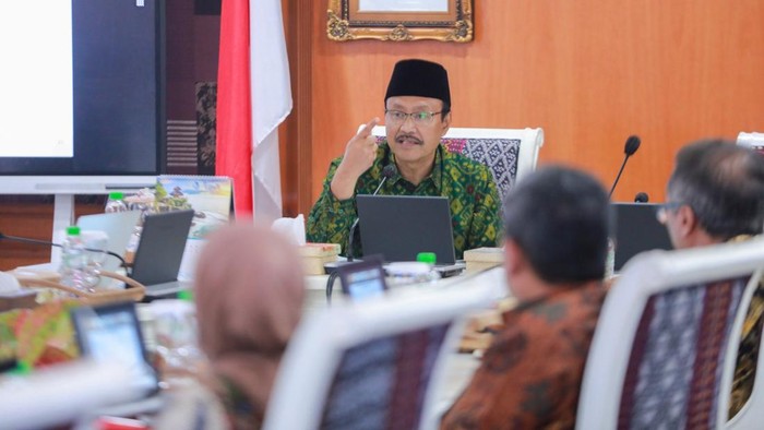 Menteri Sosial Saifullah Yusuf
