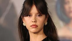 Mia Goth Si Monster di Dunia Frankenstein