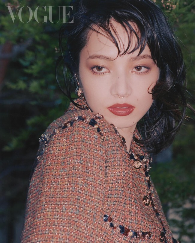 Nana sendiri bukan pertama kalinya disandingkan dengan personel BLACKPINK. Sebelumnya istri Masaki Suda itu sempat jadi perbincangan ketika disamakan dengan Lisa BLACKPINK karena kemiripan wajah mereka. Foto: Instagram @konichan7