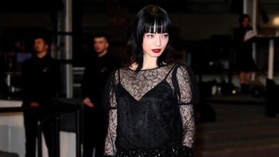 Aktris Jepang Ini Curi Atensi di Show Chanel, Disebut Saingi Jennie BLACKPINK
