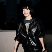 Fashion show Chanel dalam rangkaian Paris Fashion Week 2026 dimeriahkan kehadiran artis-artis dunia. Salah satunya adalah Nana Komatsu, aktris dan model asal Jepang. Foto: Instagram @konichan7