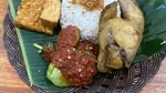 10 Nasi Tempong di Jakarta yang Sambalnya Pedas Menyengat