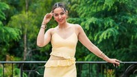 Nia Ramadhani memastikan belajar masak bukan karena tekanan hidup di Singapura. Cuma buat isi waktu saja, akhirnya belajar masak. Karena tinggal di negeri orang, jadi isi waktu kegiatan saja, katanya. (Foto: dok Instagram ramadhaniabakrie)