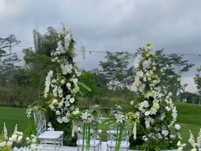 Inspirasi dekorasi pernikahan gen z dengan tema American Style.