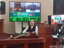 Video Nikita Mirzani soal Dituntut 11 Tahun Penjara: Ngalahin Koruptor!