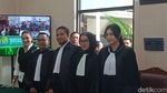 Nikita Mirzani Tetap Tertawa Hadapi Tuntutan Berat Lawan Reza Gladys