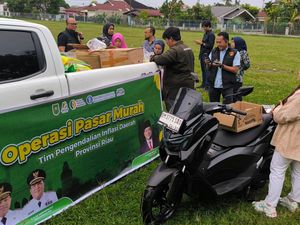 Gubernur Abdul Wahid Kendalikan Inflasi Lewat Operasi Pasar Murah di Riau