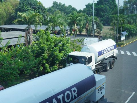 Samator telah beroperasi lebih dari 100 tahun, dengan 58 pabrik dan103 filling stations yang tersebar di 29 provins