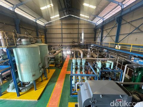 PT Samator Memproduksi Beragam Gas Industri. , Samator telah beroperasi lebih dari 100 tahun, dengan 58 pabrik dan103 filling stations yang tersebar di 29 provinsi.