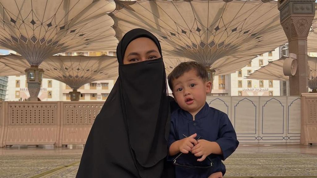 Paula Verhoeven Sampaikan Ucapan Ultah Haru untuk Anak