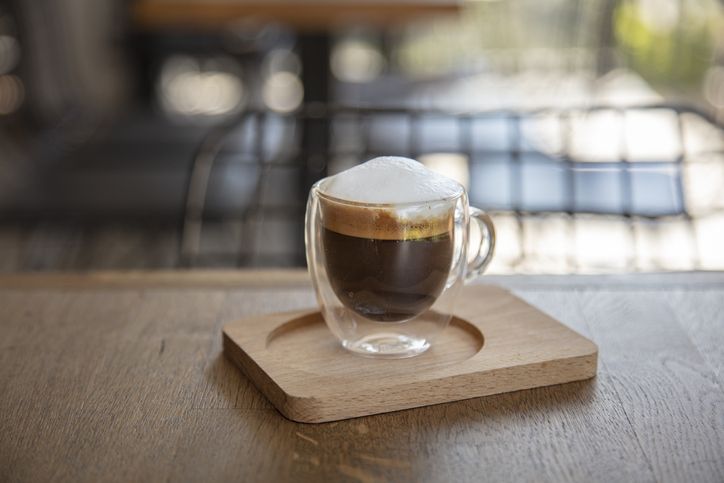 Jangan Salah Lagi, Ini Bedanya 5 Racikan Kopi Susu Populer di Kafe