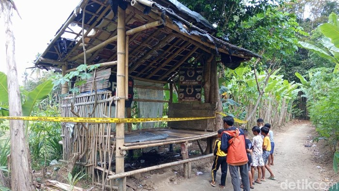Gubuk yang berada di Dusun Gedongan Kidul, Desa Bondowoso, Kecamatan Mertoyudan, Kabupaten Magelang diduga untuk pesta miras oplosan, Kamis (9/10/2025).