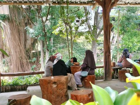 Kafe dengan View Alam di Tengah Kota Malang
