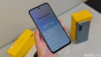 Seperti ponsel Poco keluaran tahun 2025 lainnya, Poco M7 menjalankannya sistem operasi HyperOS 2 berbasis Android 15. Foto: Virgina Maulita Putri/detikINET