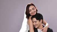 Pihak Amanda Manopo membenarkan soal akan menikah. Amanda bakal dipersunting Kenny Austin. Iya (mau menikah), ujar Ricco Richardo selaku manajer saat dihubungi, Kamis (9/10/2025). Foto: Instagram/@fdphotography90