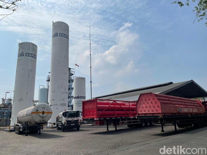 Suasana Pabrik PT Samator Indo Gas Tbk di Kawasan Gresik. Pabrik ini memproduksi gas industri untuk berbagai keperluan