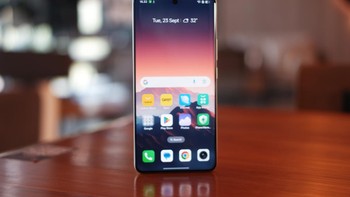 Realme 15 Pro 5G hadir dengan layar 6,8 inch dengan resolusi 2.800 x 1.280 pixel dan refresh rate 144 Hz. Diberikan perlindungan Corning Gorilla Glass 7i. Foto: Adi Fida Rahman/detikINET