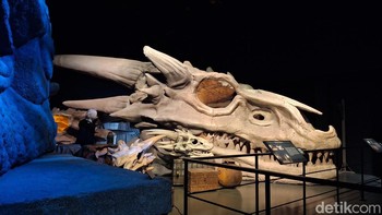 Launching selesai, waktunya merasakan dunia Realme 15 Pro Game of Thrones Limited Edition. Sosok tengkorak naga menjadi salah satu yang mencuri perhatian. Foto: Kris Fathoni/detikINET