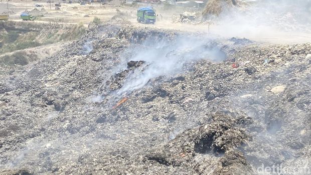 Sampah sisa TPA Ilegal di Brown Canyon Semarang, Kamis (9/10/2025).