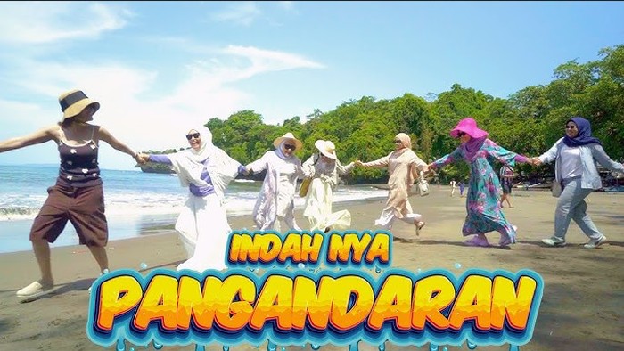 Seru! Ayu Ting Ting Rayakan Ultah Sang Ibu dengan Makan-makan di Pangandaran Seru! Ayu Ting Ting Rayakan Ultah Sang Ibu dengan Makan-makan di Pangandaran