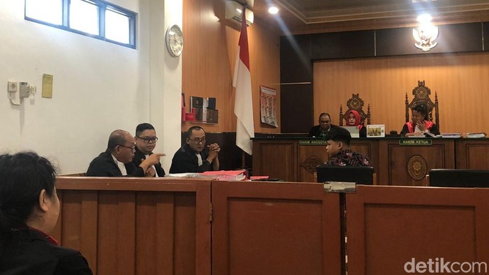 Penasihat hukum Alvaro Jordan (23) meragukan keterangan para saksi yang dihadirkan dalam sidang di Pengadilan Negeri (PN) Palangka Raya. Pasalnya, salah satu saksi dinilai tidak tahu-menahu soal kasus Alvaro.