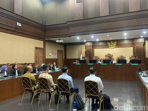 Jaksa Bacakan Dakwaan Korupsi Tata Kelola BBM, Sebut Rugikan Negara Rp 285 T