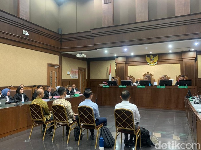 Sidang Korupsi Tata Kelola BBM