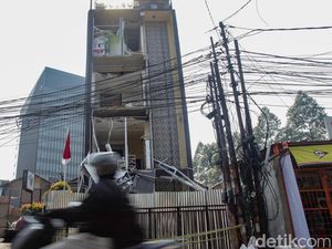 Suasana Terkini Pascaledakan Gedung Farmasi di Pondok Aren Tangsel