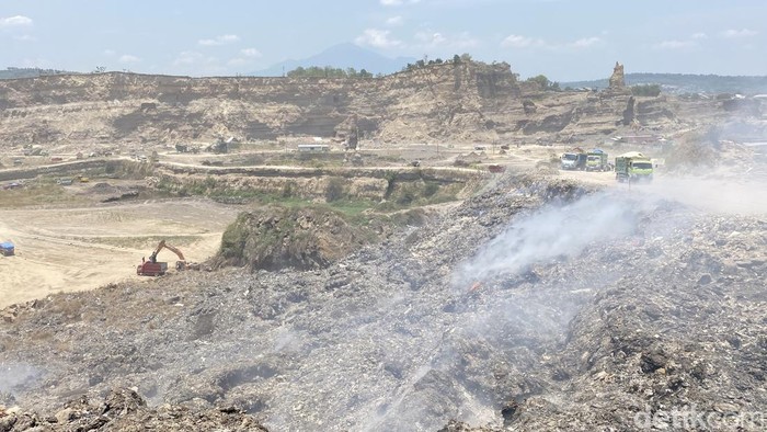Suasana TPA Rowosari di Kawasan Brown Canyon, Kelurahan Rowosari, Kecamatan Tembalang, Kota Semarang, Kamis (9/10/2025).