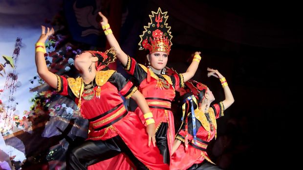 Tari kreasi tabut Bengkulu