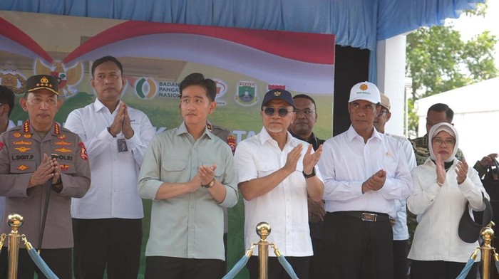 Wapres Gibran, Menko Pangan Zulhas hingga Kapolri Jenderal Listyo Sigit dalam acara taman jagung serentak di Banten