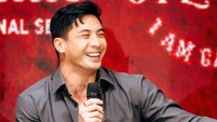 Yoshi Sudarso sendiri merupakan aktor kelahiran Surabaya, 36 tahun lalu. Ia lalu pindah ke California saat usianya 9 tahun. (Foto: dok Instagram yoshi_sudarso)