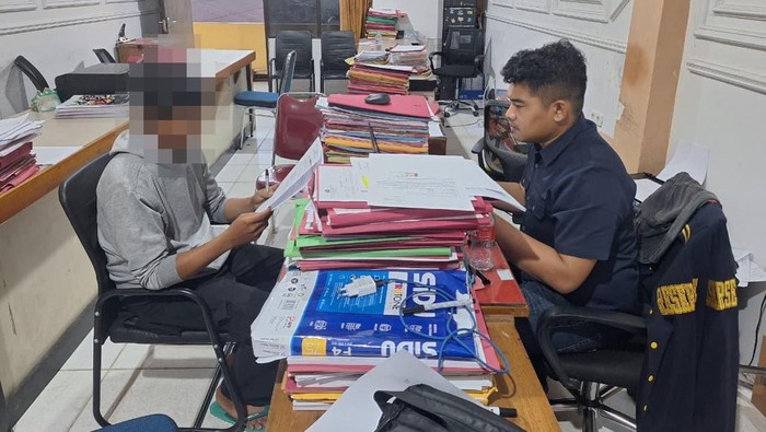 AA, kurir yang buat laporan palsu saat ditangkap. (Dok Humas Polres Ketapang)