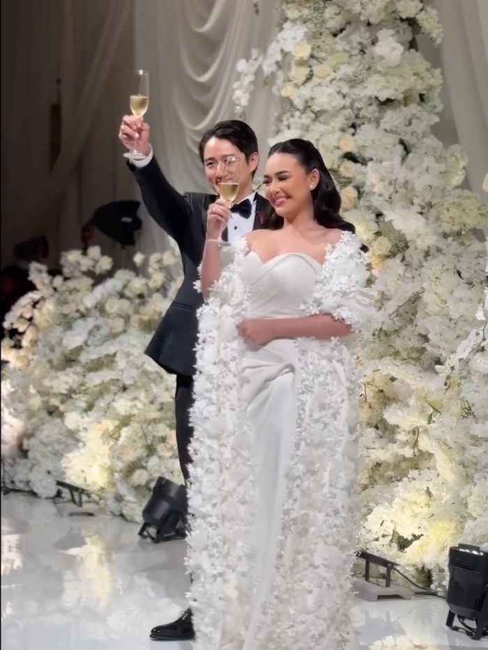 Resepsi pernikahan Amanda Manopo dan Kenny Austin