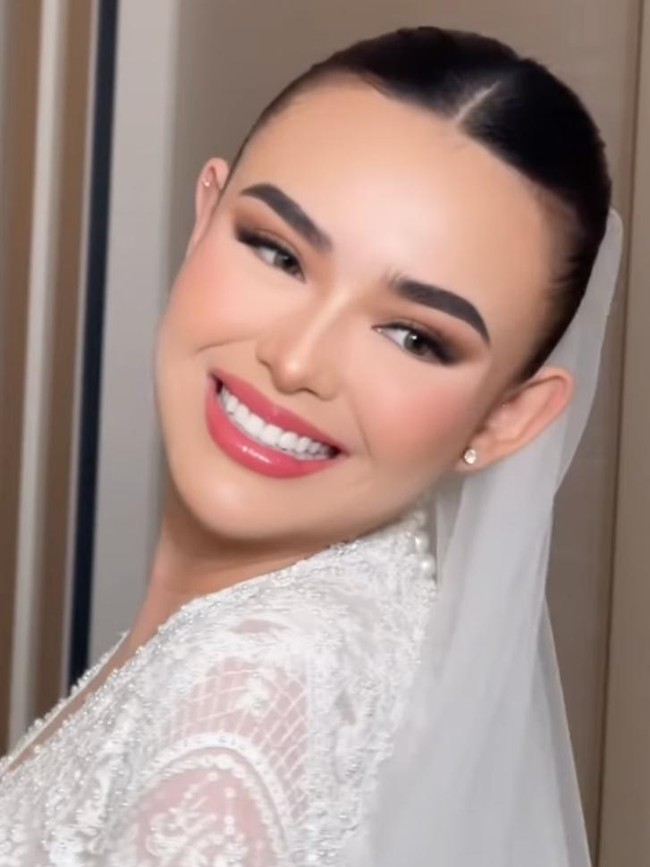 SAH! Anggunnya Amanda Manopo dalam Gaun Pengantin Putih Menyapu Lantai