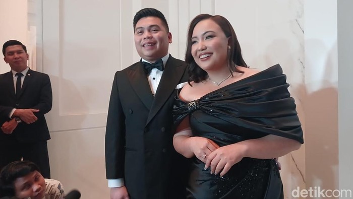 Angelica Manopo dan suami di The Langham Hotel, Jakarta Selatan, Jumat (10/10/2025).