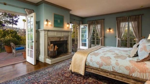 Angelina Jolie Jual Rumah di California.