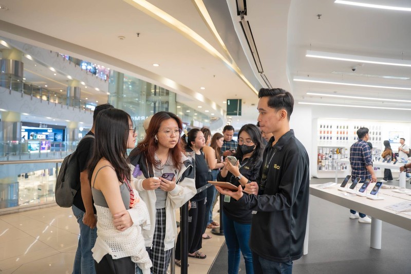 Antrean Preorder iPhone 17 di iBox