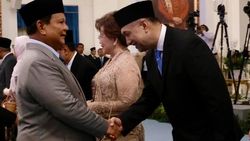 Momen Pelantikan Ari Sihasale Jadi Anggota Komite Percepatan Otsus Papua